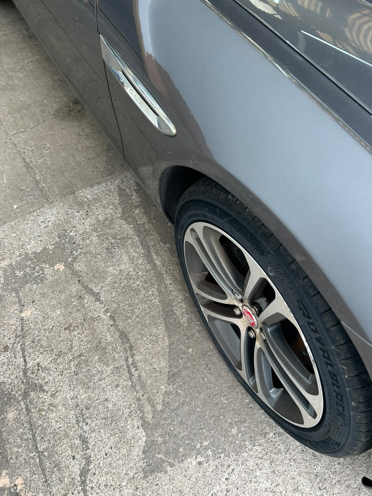 JAGUAR XE
